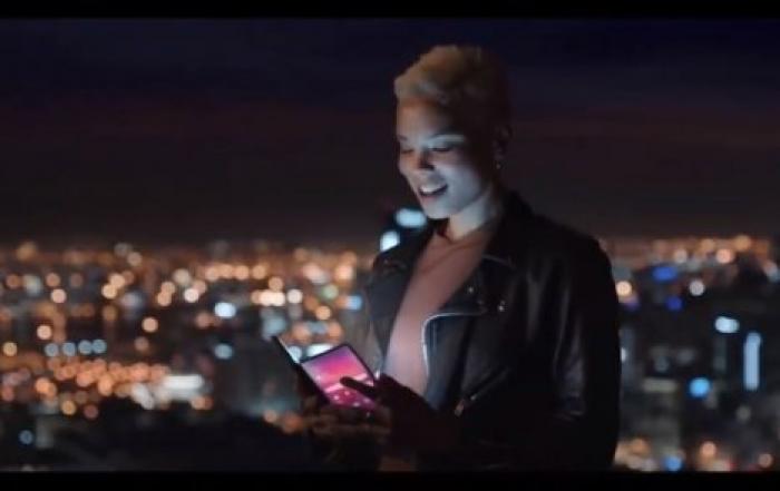 Вышло официальное видео с гибким Samsung Galaxy F