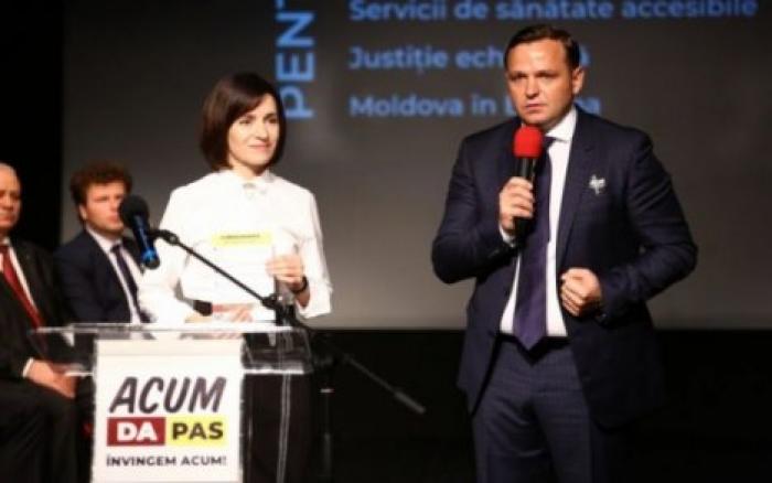 Блок Acum распался на две франкции