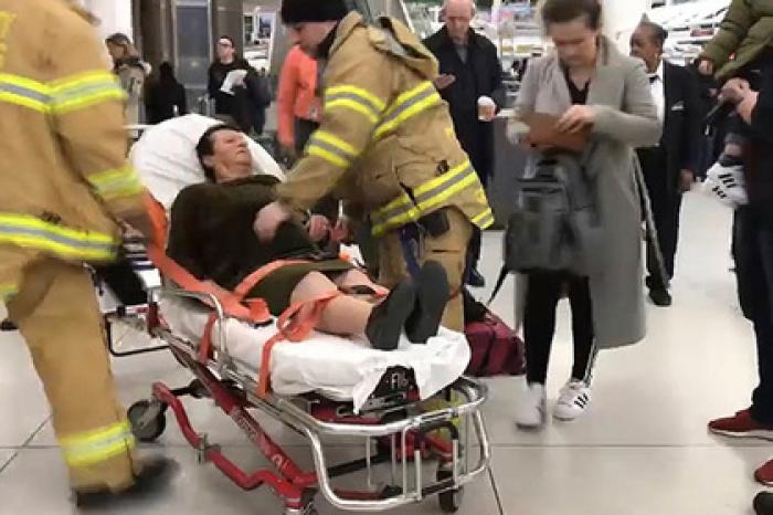 Десятки пассажиров пострадали из-за мощной турбулентности