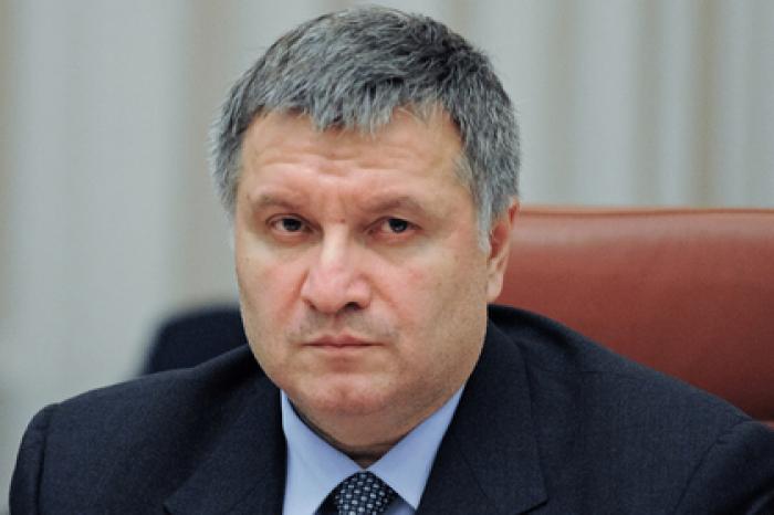 Глава МВД Украины обвинил Порошенко в подкупе избирателей