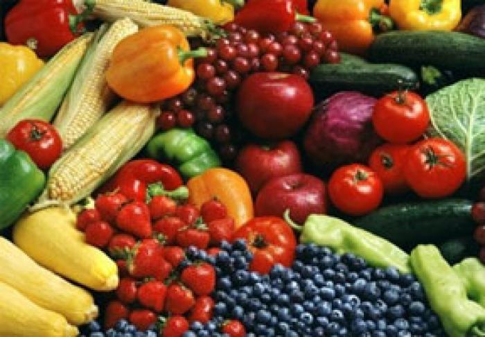 MAJORITATEA LOCUITORILOR MOLDOVEI PREFERĂ ÎN CONTINUARE SĂ CUMPERE FRUCTE ŞI LEGUME DE LA PIAŢĂ