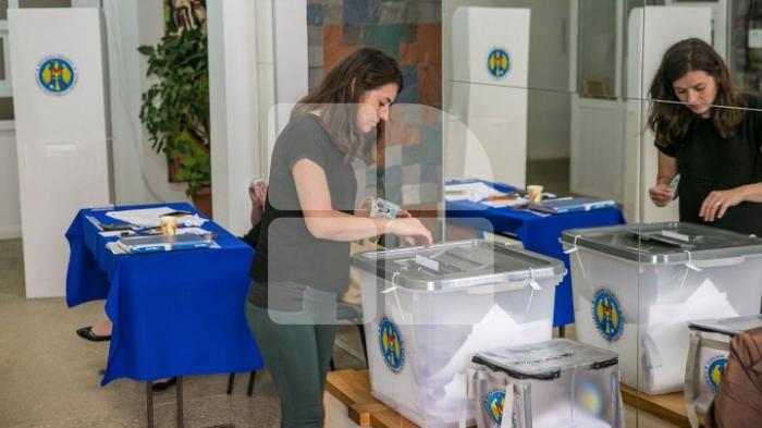 На парламентских выборах большинство политических лидеров страны получили массовую поддержку избирателей в родных населенных пунктах