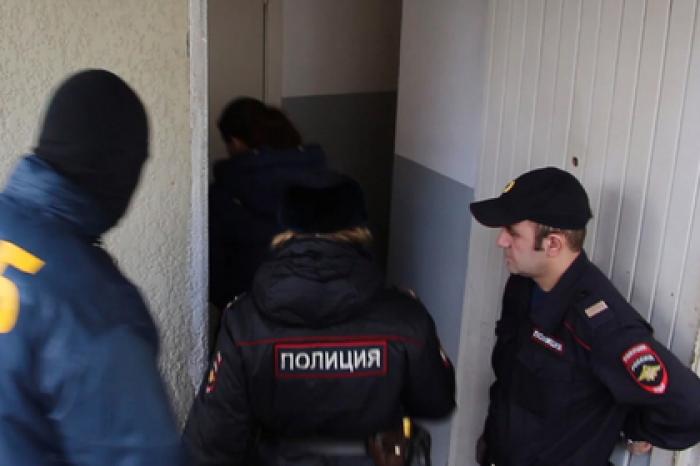 Насиловавших школьницу четыре месяца мужчин отправили в СИЗО
