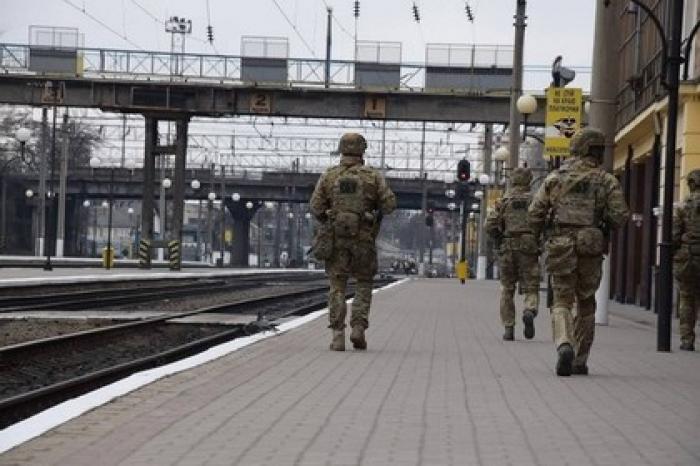 На украинские улицы вышел спецназ СБУ