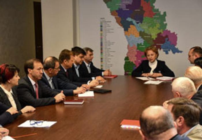 PARTIDUL SOCIALIŞTILOR ŞI-A CONSTITUIT FRACŢIUNEA PARLAMENTARĂ DE 35 DE DEPUTAŢI