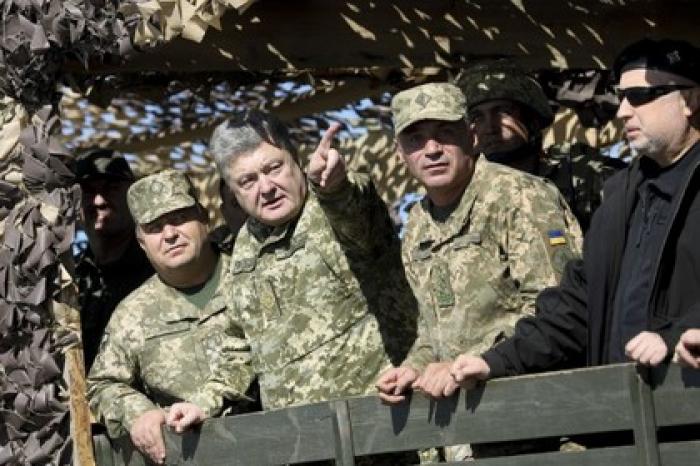 Порошенко задумал испытать новые ракеты рядом с Россией
