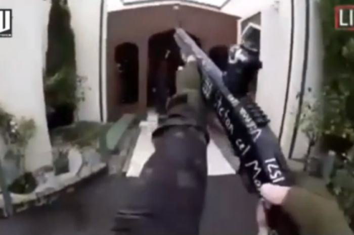 Появилось видео расстрела прихожан мечети новозеландским стрелком