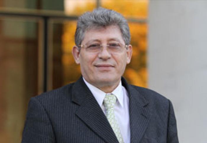 PREŞEDINTELE DE ONOARE AL PL ÎL ÎNDEAMNĂ PE LIDERUL PDM „SĂ SE OPREASCĂ ŞI SĂ COBOARE CU PICIOARELE PE PĂMÂNT”