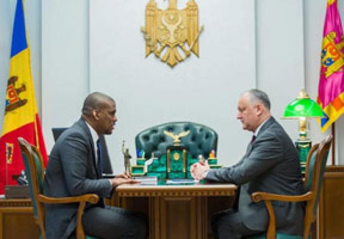 ​PREŞEDINTELE IGOR DODON S-A ÎNTÂLNIT PE RÂND CU AMBASADORII RUSIEI ŞI SUA