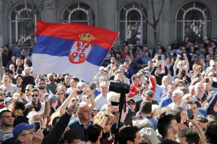 Протестующим сербам пригрозили насилием в ответ на беспорядки