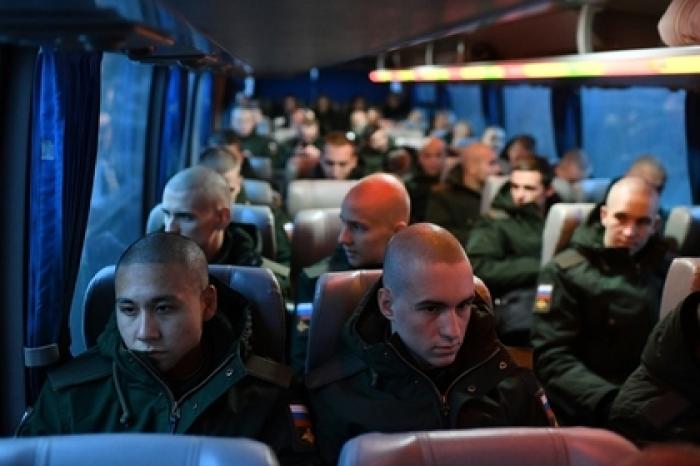 Россиян продолжат забирать в армию