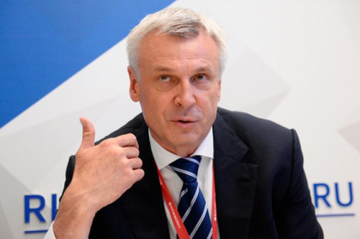 Российских чиновников отправили штукатурить и красить дома