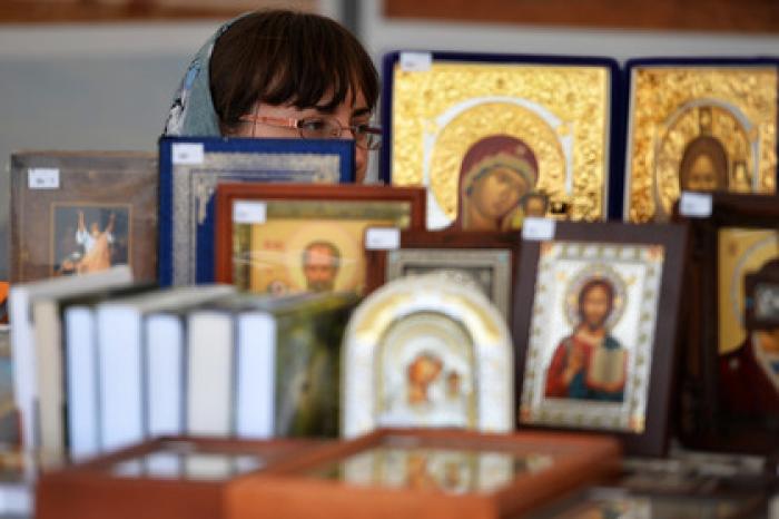 Церковь отказала россиянину в скидке и оскорбила его чувства
