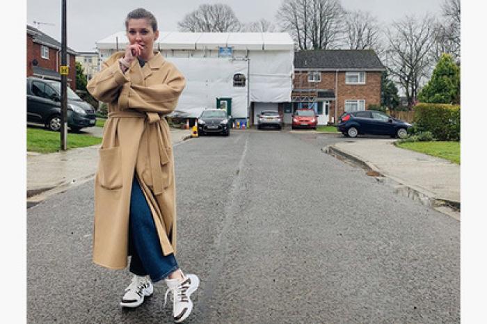 Ведущую «России 1» засмеяли за дорогие кроссовки и отсутствие чувства стиля