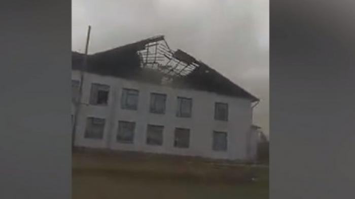 Ветер сорвал крышу школы в Теленештском районе