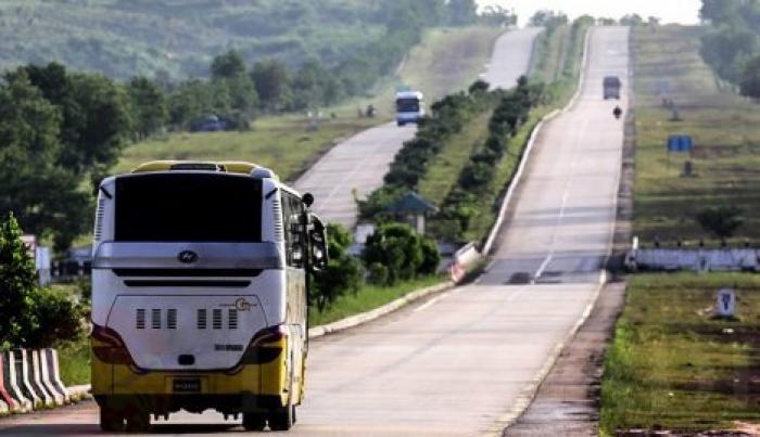 В Мьянме пассажирский автобус попал в ДТП: восемь погибших