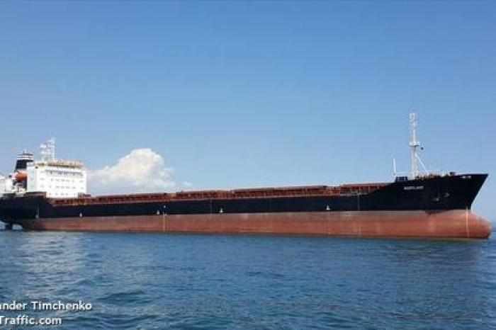 Вышедший из Украины сухогруз сел на мель в Керченском проливе