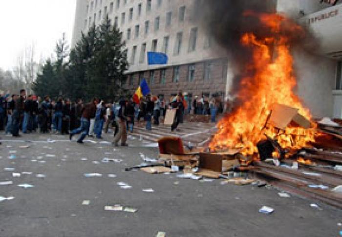 AVOCATUL POPORULUI CONSIDERĂ CĂ 7 APRILIE 2009 A FOST O ZI A VIOLENŢEI, PRECUM ŞI A ÎNCĂLCĂRII GRAVE A DREPTURILOR ŞI LIBERTĂŢILOR OMULUI