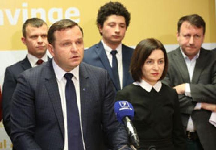 BLOCUL ACUM ESTE DISPUS SĂ ACCEPTE INVITAŢIA SOCIALIŞTILOR, DACĂ EXISTĂ UN ANGAJAMENT ÎN VEDEREA DEMONTĂRII REGIMULUI MAFIOT