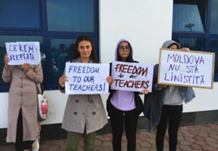DEPUTAŢII ACUM AU CERUT DE LA SIS ŞI MAI INFORMAŢII DESPRE CIRCUMSTANŢELE EXPULZĂRII PROFESORILOR TURCI DIN MOLDOVA