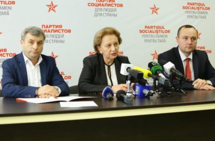 Депутаты ПСРМ вылетели в Москву, где будет обсуждаться судьба возможного политического альянса