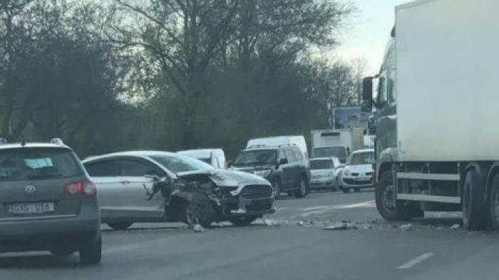 ДТП на Буюканах: автомобиль столкнулся с фурой