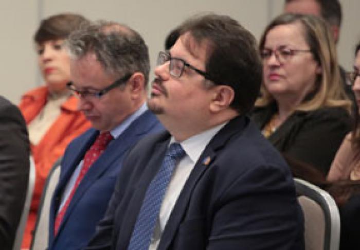DUPĂ SUCCESELE ATINSE ÎN PROCESUL DE REGLEMENTARE, PĂRŢILE TREBUIE SĂ GĂSEASCĂ UN COMPROMIS ÎN PROBLEMELE IMPORTANTE – ŞEFUL DELEGAŢIEI UE ÎN MOLDOVA