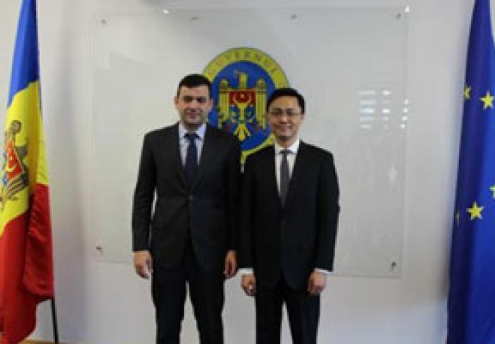 GUVERNUL SPERĂ SĂ REABILITEZE DOUĂ DRUMURI DIN MOLDOVA CU AJUTORUL CHINEI