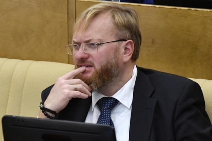 Избитый на спецстоянке Милонов вознамерился наказать виновных