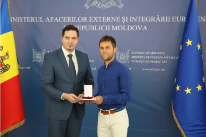 Молдаского теннисист Раду Албот наградилимедалью "Meritul Diplomatic"