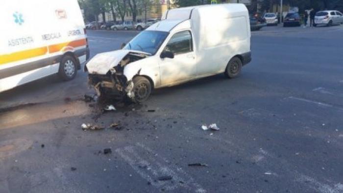 Накануне вечером в центре Кишинева произошло ДТП