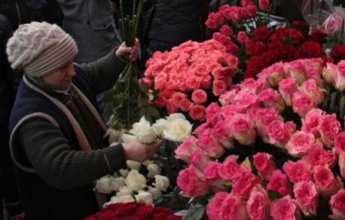 Налоговые органы наложили штрафы на торговцев цветами