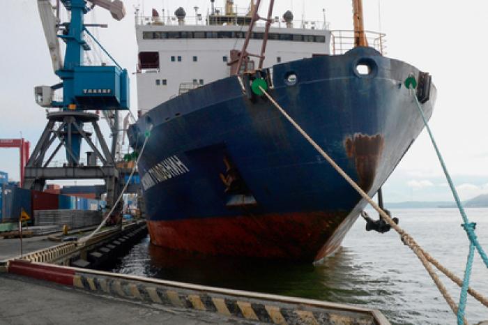 На российском судне «Василий Головнин» умерли два моряка