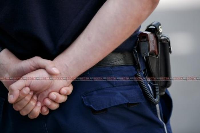 Полицейские задержали мужчину, обокравшего пенсионерку на остановке
