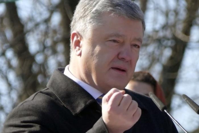 Порошенко ответил на вызов Зеленского опросом
