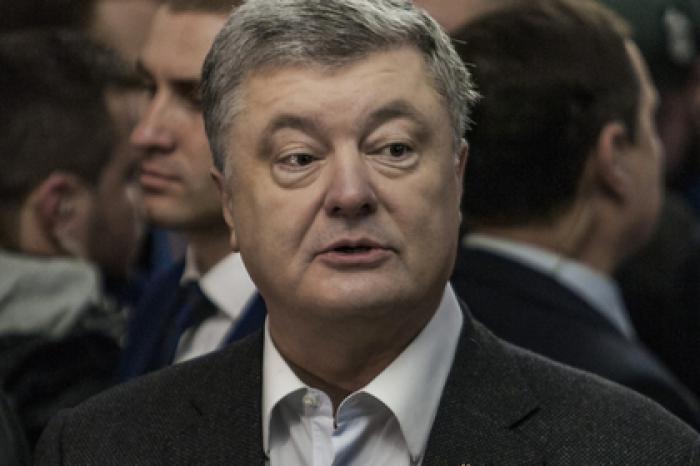 Порошенко предостерег Зеленского от вставания на колени
