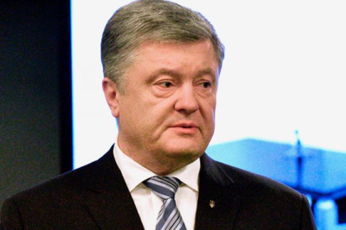 Порошенко заявил о готовности укрепить мир и изменить команду