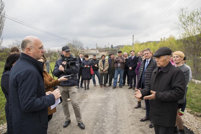 Proiecte de infrastructură, la Zubrești, Strășeni. Pavel Filip: Vom continua cu proiecte concrete în fiecare localitate, pentru a soluționa problemele oamenilor