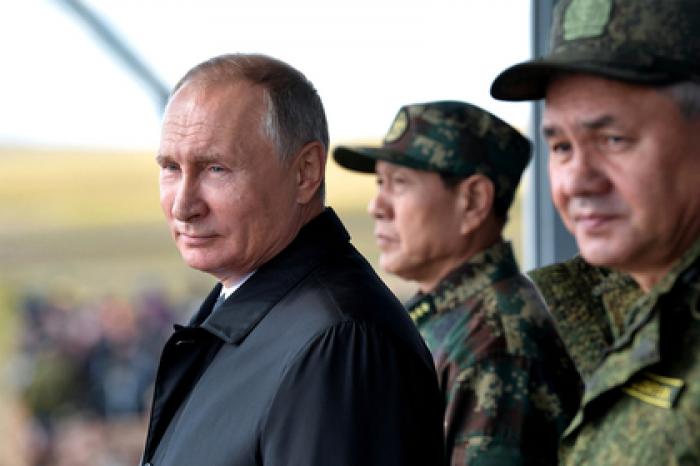 Путин заявил об уходе в прошлое службы по призыву