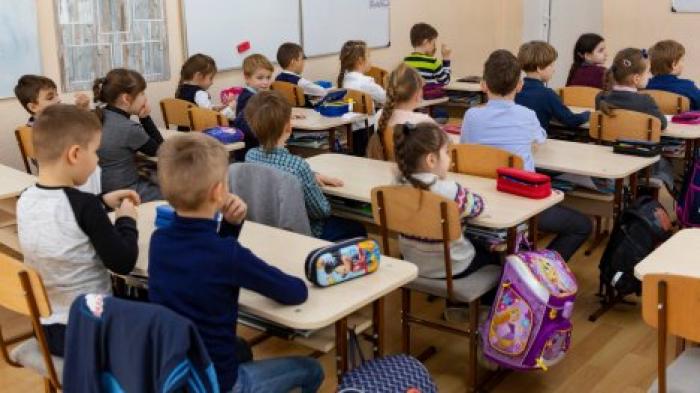 Столичная мэрия просит изменить регламент зачисления первоклассников
