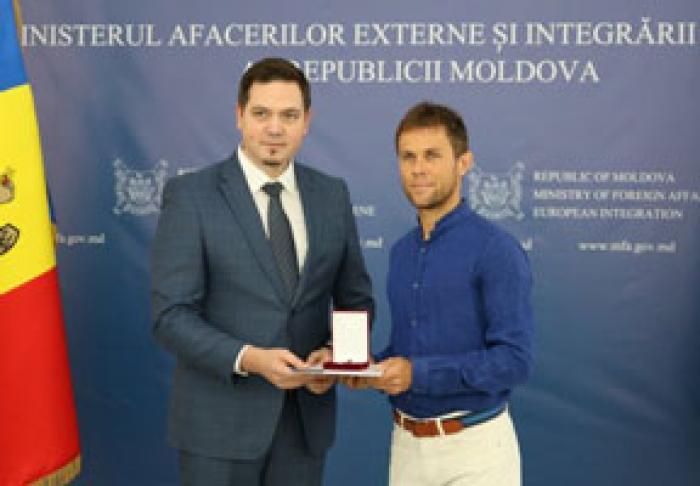 TENISMANUL RADU ALBOT A FOST DECORAT CU MEDALIA „MERITUL DIPLOMATIC”