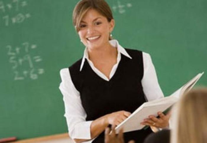 TINERII PROFESORI SE VOR PUTEA ANGAJA LA MUNCĂ PRIN REPARTIZARE ÎN DECURS DE TREI ANI