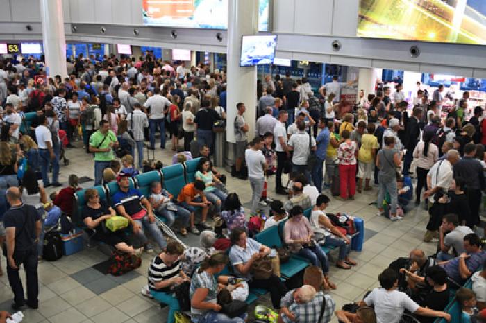 Туристов предупредили о пробках и очередях в московских аэропортах