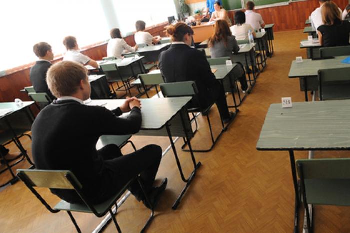 Учитель разозлился на ребенка и приставил к нему раскаленный утюг