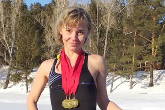 Уволенная за фото в купальнике учительница начнет вести авторскую рубрику о ЗОЖ