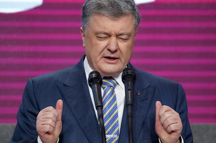 В штабе Зеленского не поверили поздравлению Порошенко