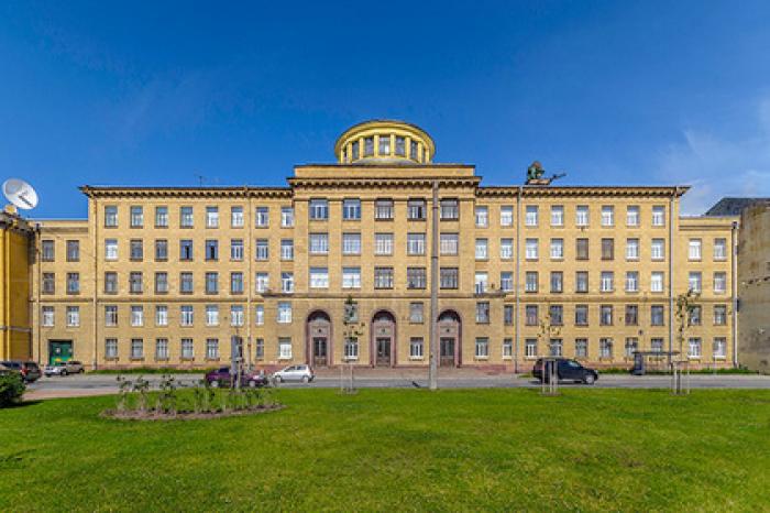 В военной академии Санкт-Петербурга произошел взрыв