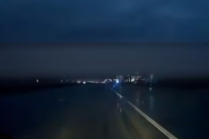 Жителей Самары напугал яркий свет в небе