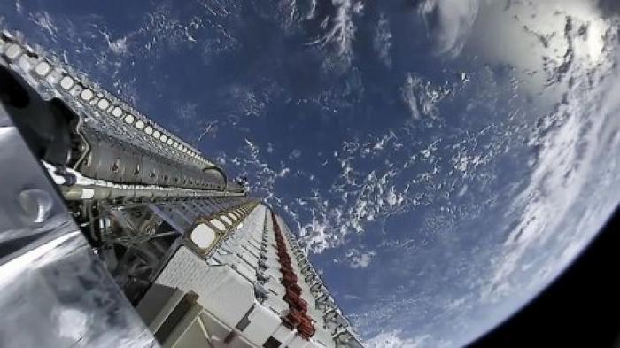 Астрономы: Интернет-спутники SpaceX станут угрозой для исследований космоса