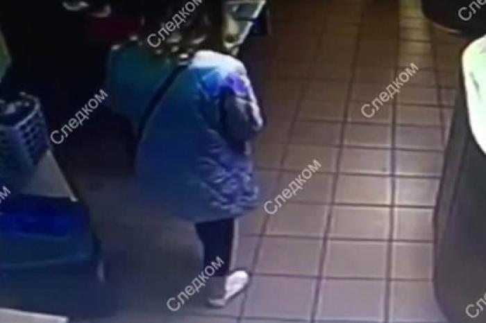 Брошенную в поликлинике девочку захотели удочерить больше 40 семей